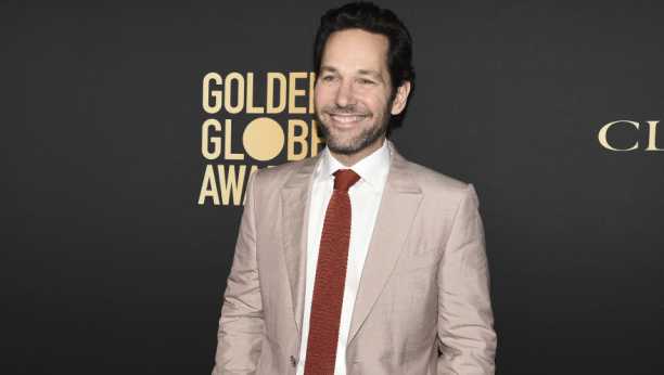 UPRAVO JE PROGLAŠEN ZA NAJBOLJEG FRAJERA NA SVETU: Cela planeta je šokirana, a najviše njegova žena koja se i dalje smeje