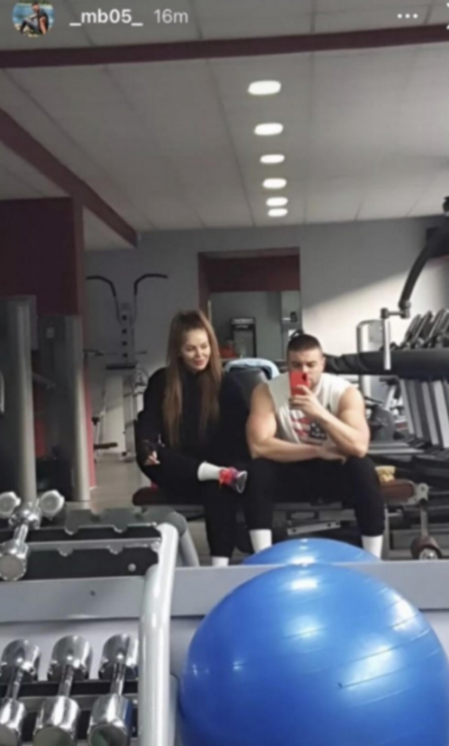 NAJSTARIJA SESTRA RODIĆ ZAPROŠENA? Nataša se pohvalila romantičnim iznenađenjem koje joj je pripremio dečko