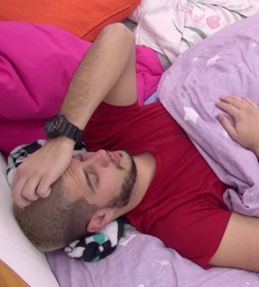 ZADRUGARKA PRIZNALA! Gaji simpatije prema oženjenom Dejanu, da li je na pomolu nova ljubav u Zadruzi?