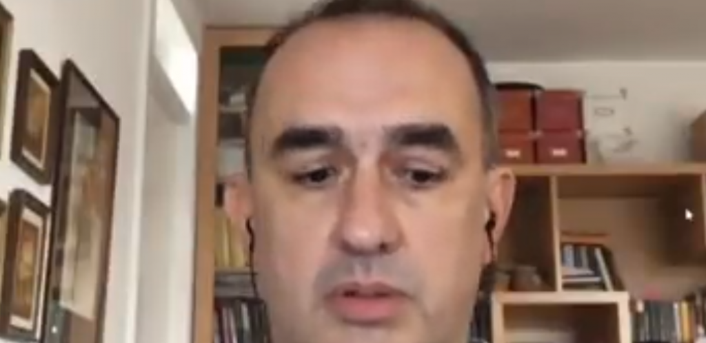 BRUKA I SRAMOTA Dinko Gruhonjić podržava hajku koja se vodi protiv novinara Tanjuga! Stao na stranu Bošnjaka