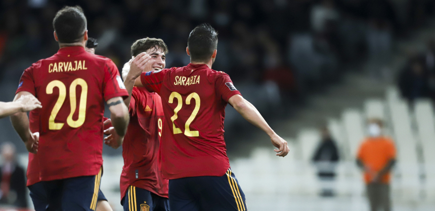 VELIKI KIKS RUMUNA Španija sa bele tačke vidi Mondijal (VIDEO)