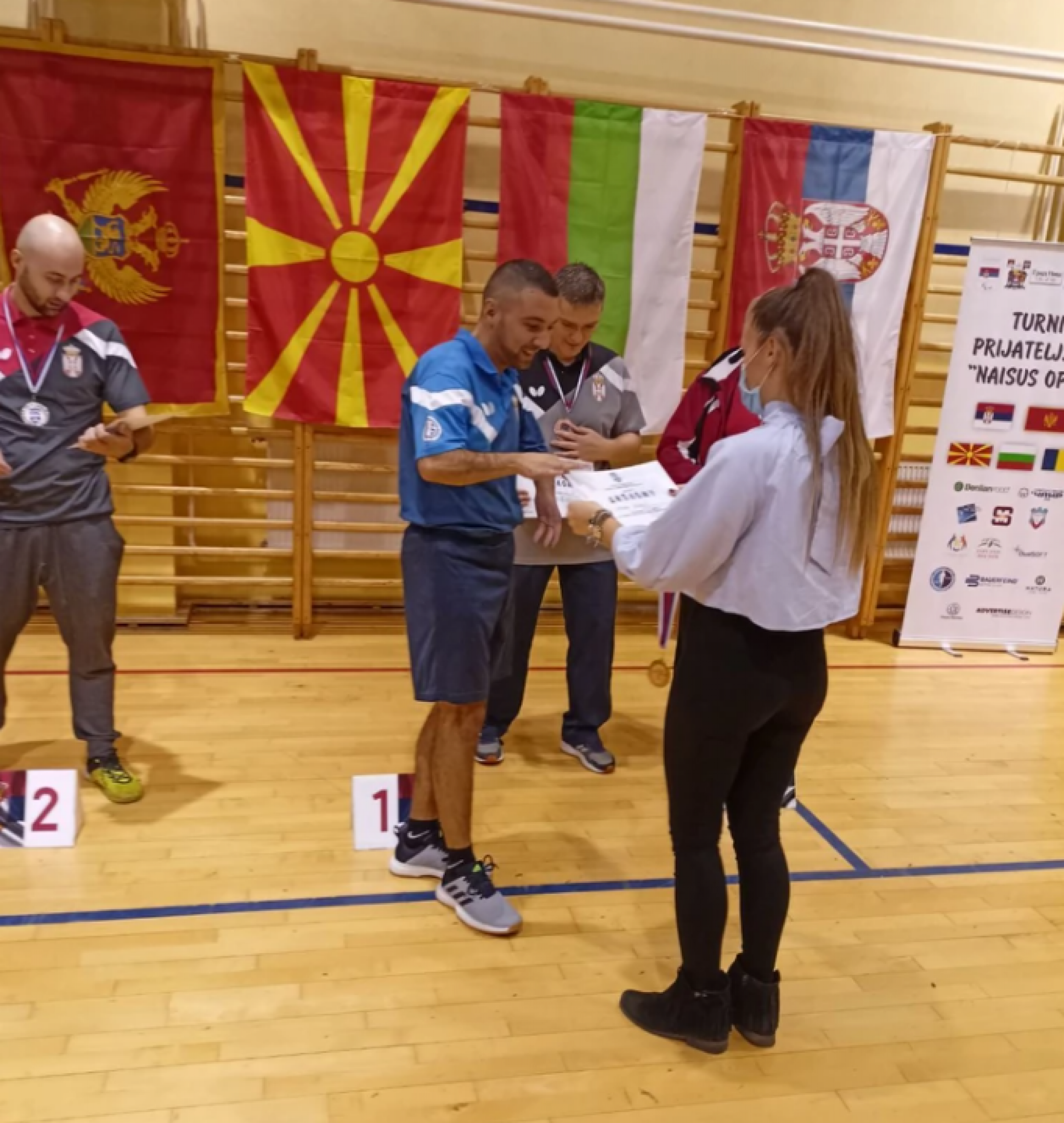 SRPSKI SPORT IZNEDRIO NOVOG HEROJA! Srđan je nedavno počeo da igra stoni tenis, a već ređa medalje za svoju zemlju! (FOTO)