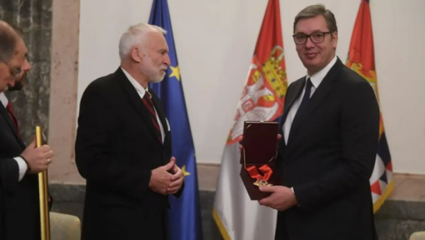 Predsednik Vučić odlikovan Velikim krstom vožda Ðorđa Stratimirovića