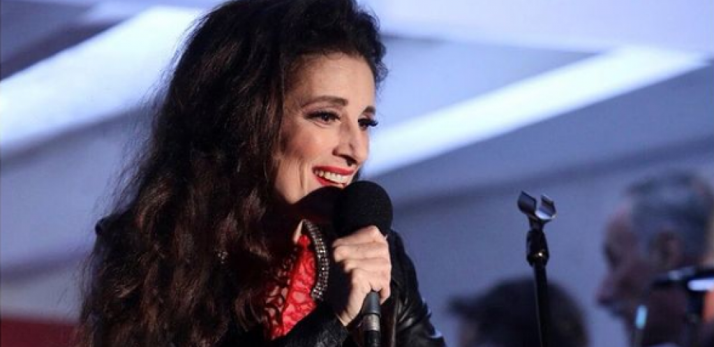 RETKO SE POJAVLJIVALA SA NJIM U JAVNOSTI, A PRAVI JE ŠMEKER Sin Doris Dragović zanima se za filozofiju i preslikan je otac! (FOTO)