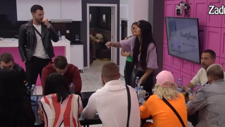 NAKON AFERE O TRUDNOĆI! Porodica Viktorije Mitrović šokirana i bez teksta, oglasila se njena prijateljica i poslala zadrugarki jasnu poruku zbog cele situacije!