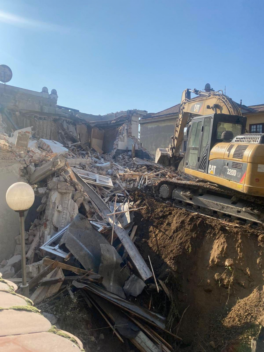 GRAĐEVINSKA INSPEKCIJA NALOŽILA Zaustavljeno dalje rušenje vile u Internacionalnih brigada 47