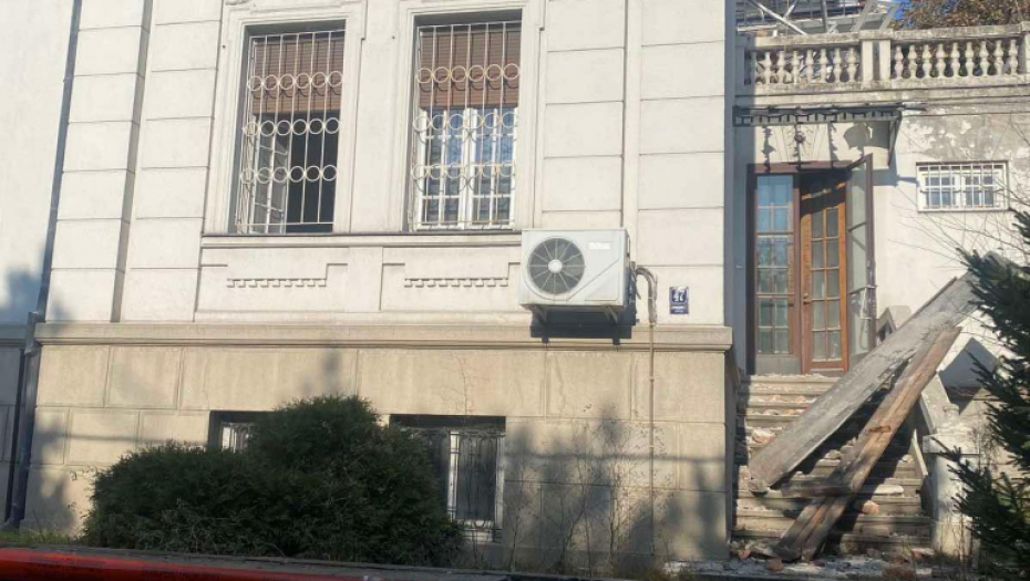 GRAĐEVINSKA INSPEKCIJA NALOŽILA Zaustavljeno dalje rušenje vile u Internacionalnih brigada 47