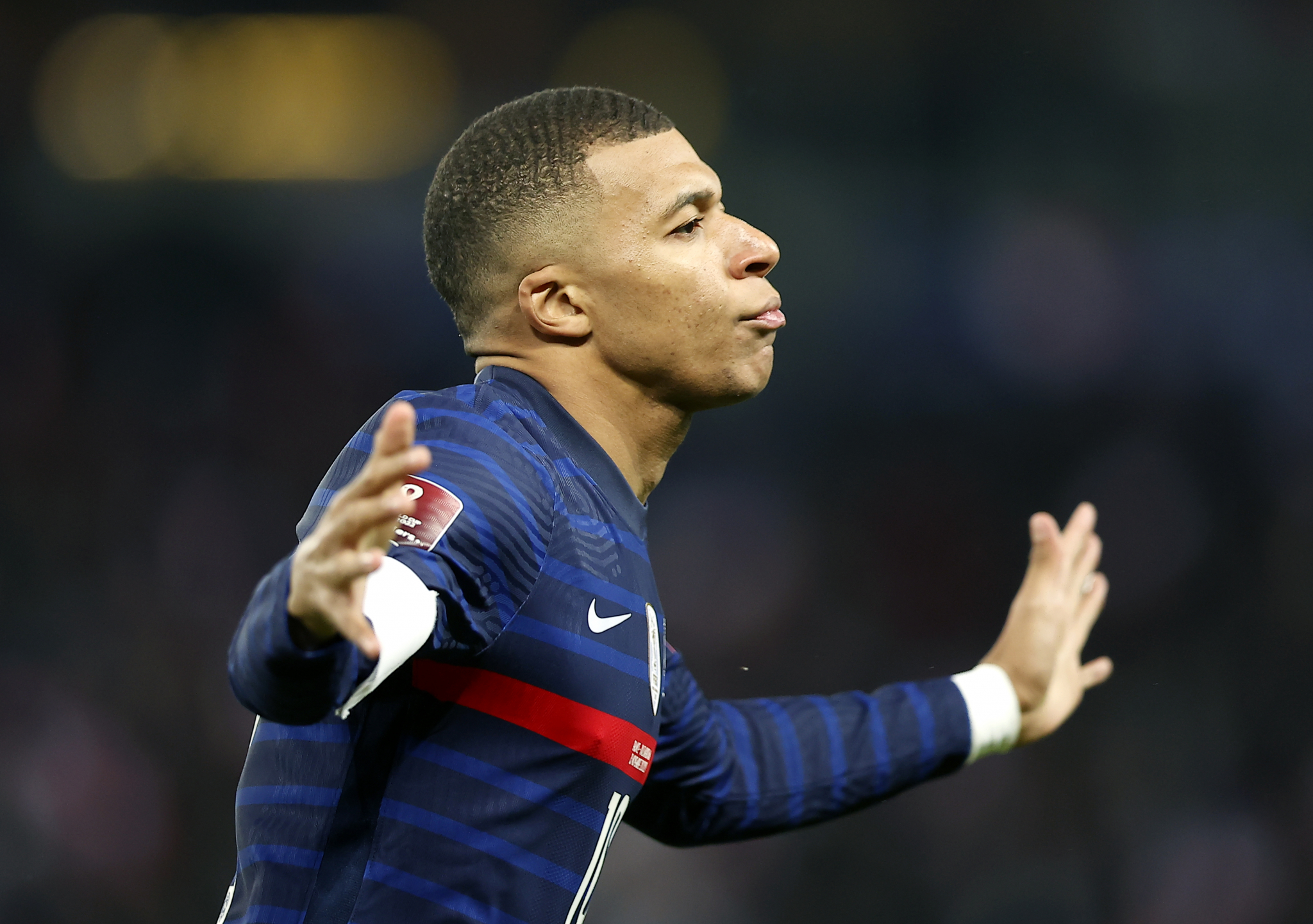 NAJDOSADNIJA SAPUNICA OD KOJE JE SVIMA VEĆ MUKA Mbape uživo u programu saopštava gde će igrati naredne sezone i svi se nadaju da je tu kraj