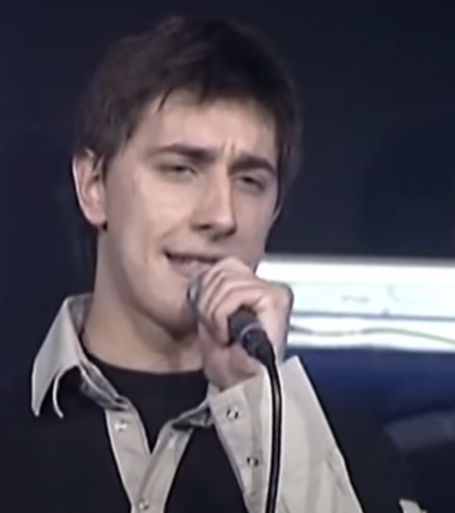 DANAS JE U SREĆNOM BRAKU I IMA SINA Ovo je bivši dečko Milice Todorović, bili su pre deceniju zajedno, a nakon raskida nestao je zauvek sa estrade