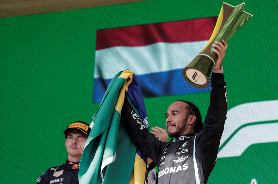 ŠAMPIONSKA TRKA ŠAMPIONA Luis briljantnom vožnjom nadmašio Maksa (FOTO)