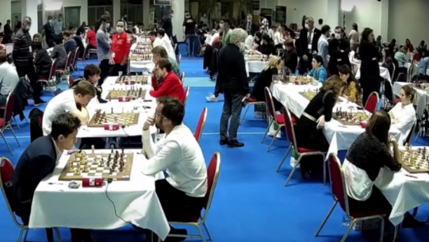 NEIZVESNE BORBE U KOJIMA FAVORITI PADAJU Muškarci nadigrali Šveđane, dame tesno izgubile protiv Rumunki