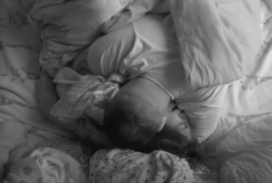 DALILA DOBILA HISTERIČNI NAPAD Izbacivala Cara iz hotela, Filip legao na nju i držao je da bi se smirila! (VIDEO)