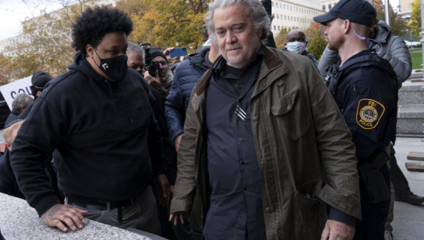 UHAPŠEN STIV BENON Pao najbliži Trampov saveznik