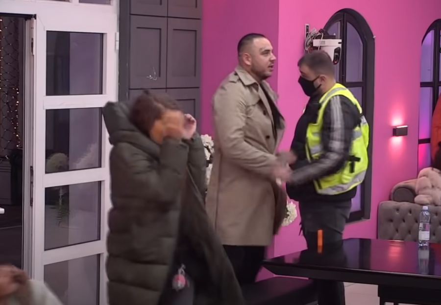 STANJE JOJ JE TEŠKO! Majka Filipa Cara se gušila, hitno smeštena u bolnicu!