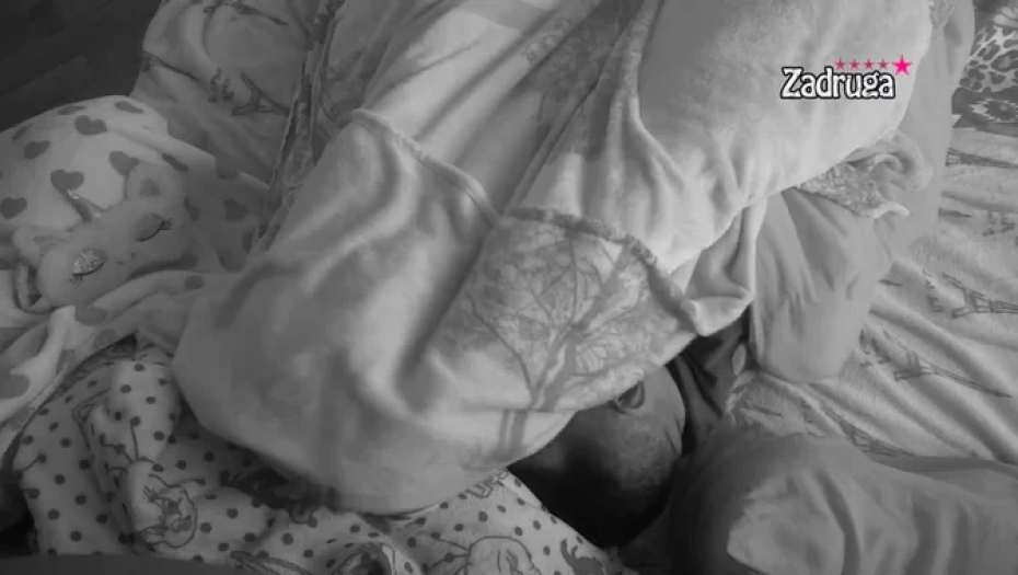 PALO POMIRENJE ISPOD JORGAN PLANINE Dalila i Car zakopali ratne sekire, on je obasipao poljupcima!