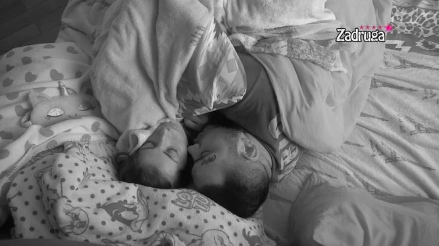 PALO POMIRENJE ISPOD JORGAN PLANINE Dalila i Car zakopali ratne sekire, on je obasipao poljupcima!