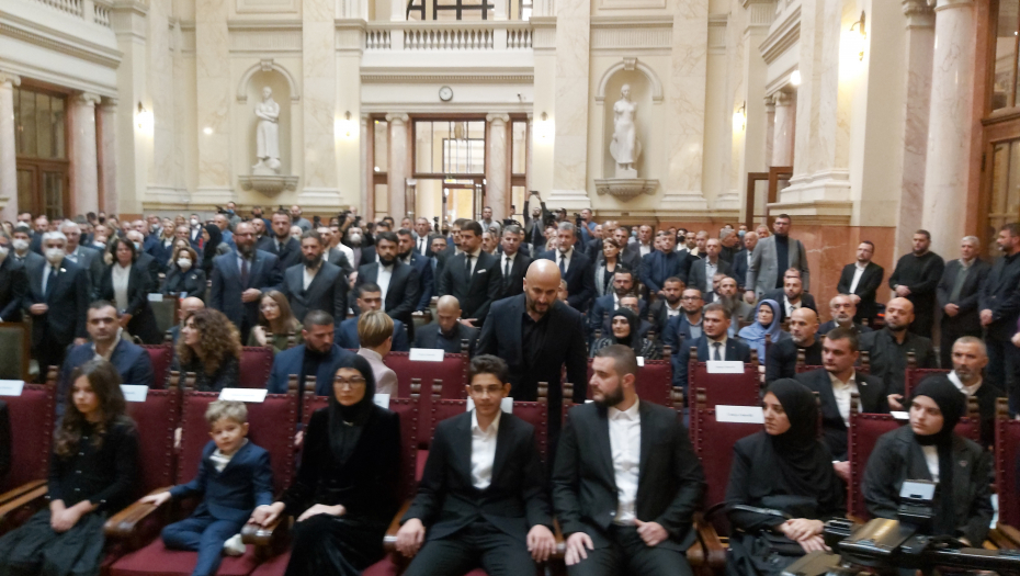 OVO JE PORODICA MUAMERA ZUKORLIĆA Za sobom ostavio osmoro dece