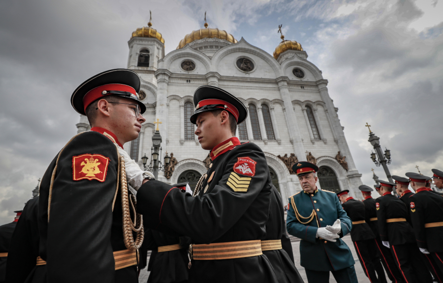 BOMBA U KREMLJU Putin menja celi vojni vrh?