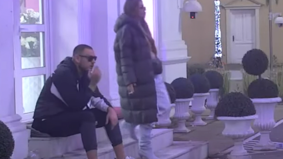 PORED MUŽA, GLEDALA SI MENE! Car nastavio sa napadima i vređanjem Dalile, a ona ne prestaje da se ponižava: Zaljubila sam se u ovog čoveka kao nikada do sad!