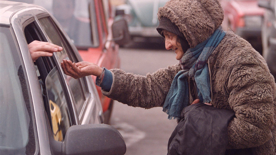SRPKINJA UHAPŠENA U HRVATSKOJ Bila deo BANDE, terala ženu (59) na PROSJAČENJE! Kada je pobegla, usledio je UŽAS