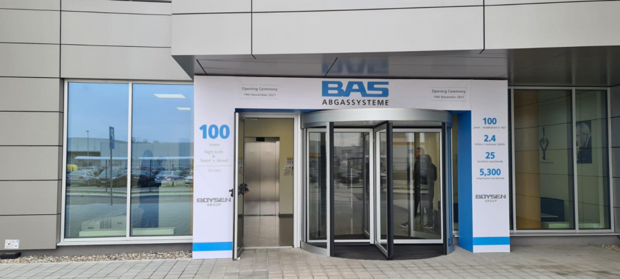 VUČIĆ IZNEO VELIKE PLANOVE Vojvodina mora da uhvati korak sa Beogradom