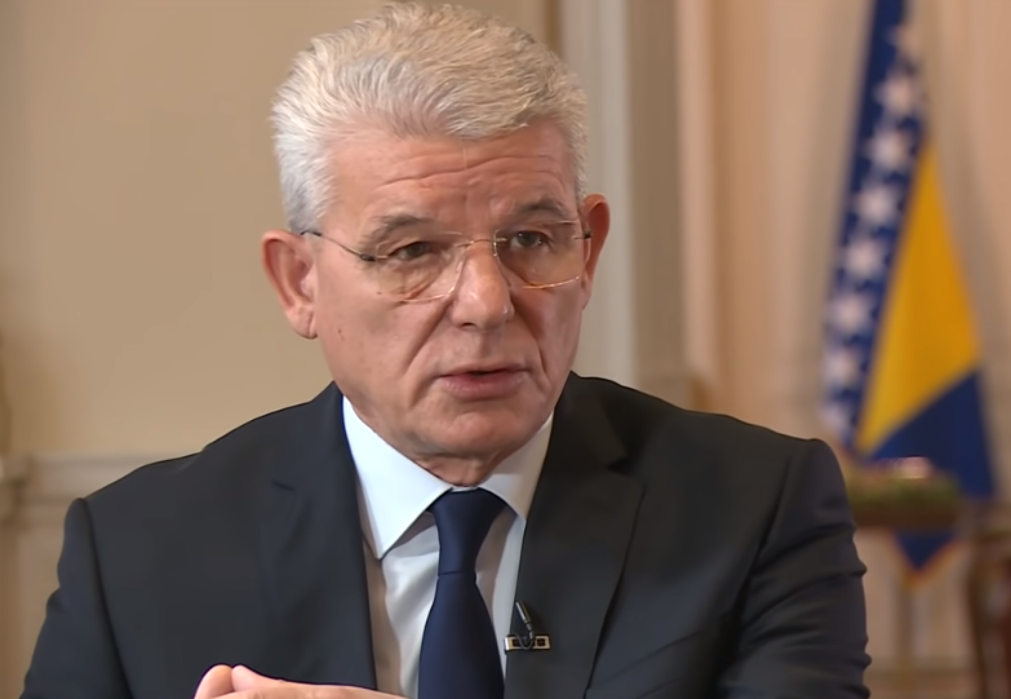 SPONZOR MUDŽAHEDINA PODRŽAO SRAMNU ODLUKU Otkriveno ko stoji iza zabrane ulaska u BiH profesoru Koviću