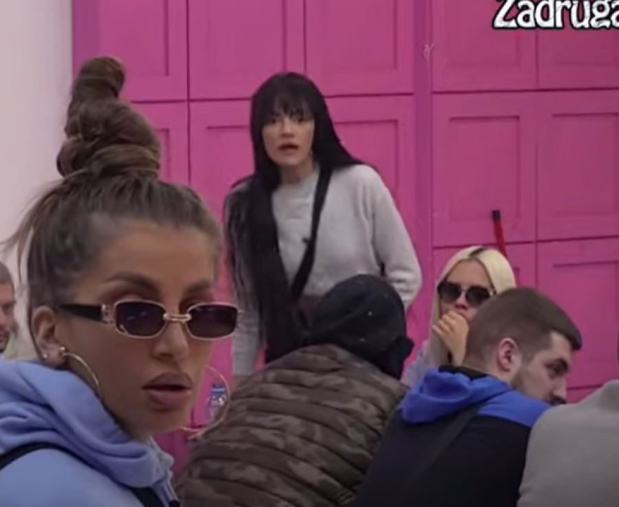 USLEDIO HLADAN TUŠ! Tara očekivala poruku od Ša, pa ispitivala Maju, a onda ju je odgovor šokirao!