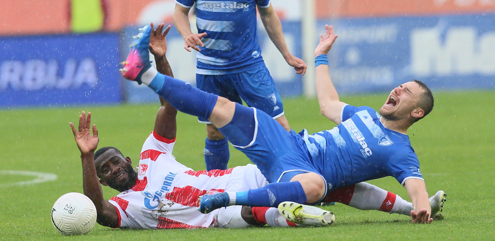 ZAVRŠEN JOŠ JEDAN MEČ SUPERLIGE Metalac iz penala pobedio u Lazarevcu!