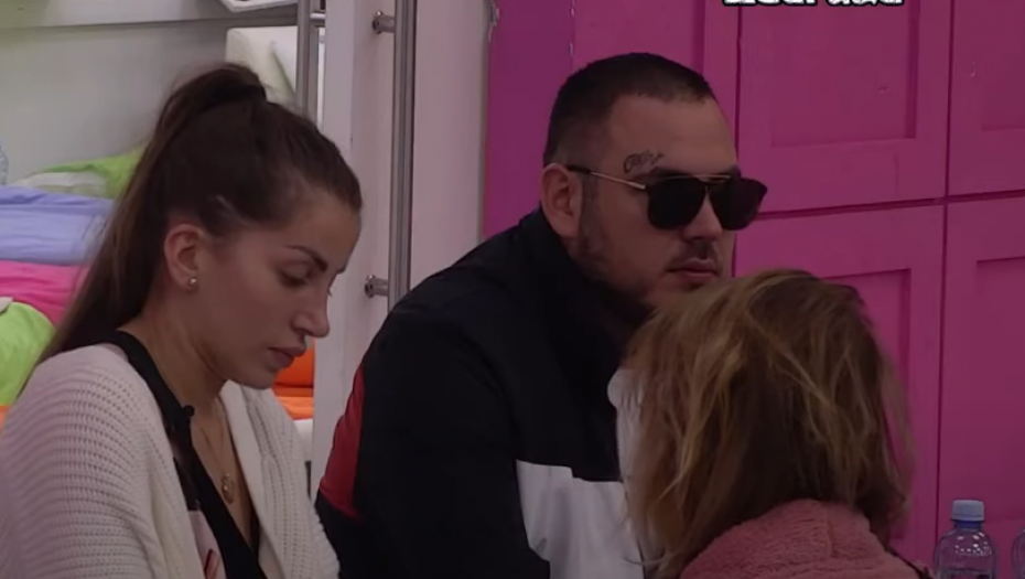 HITNA POMOĆ ISPRED KUĆE DALILINOG OCA! Komšije otkrivaju kroz kakav haos prolazi Huso nakon ćerkine javne prevare: Na ivici samrti je zbog nje!