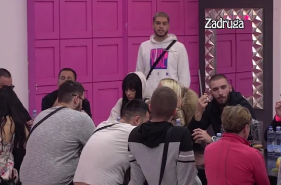 DEJAN SKINUO RUŽIČASTE NAOČARE: Dalila je pet godina lažni moralista, nastao muk u Beloj kući