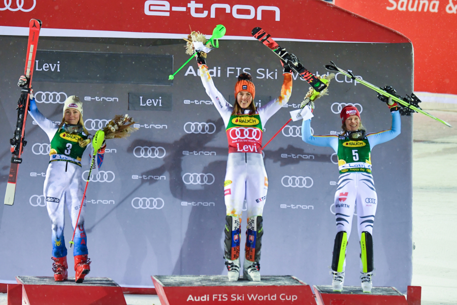 KRENULO JE ŽESTOKO Petra slavila ispred najbolje skijašice današnjice, a onda je nahranila njega (FOTO)