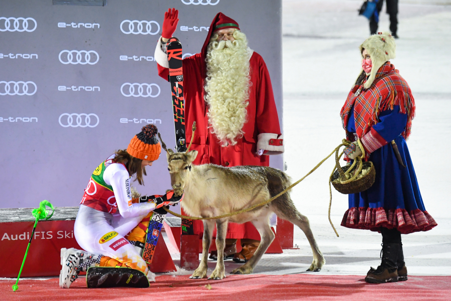 KRENULO JE ŽESTOKO Petra slavila ispred najbolje skijašice današnjice, a onda je nahranila njega (FOTO)