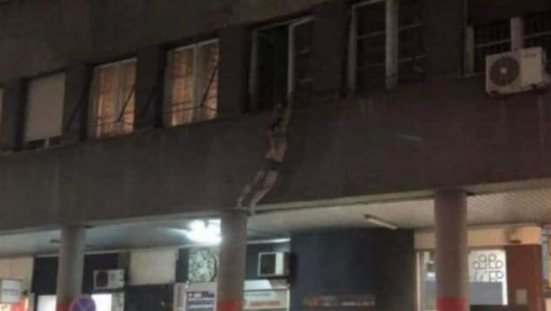 "MUŽ SE VRATIO KUĆI RANIJE?" Srbija bruji o nesreći koja se dogodila u Smederevu! Muškarac u boksericama visio sa prozora, a onda pao