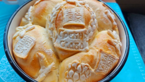 SLAVSKI KOLAČ SE NE KUPUJE, ON SE PRAVI Simboliše Hrista i hleb života, a ovako se ispravno mesi