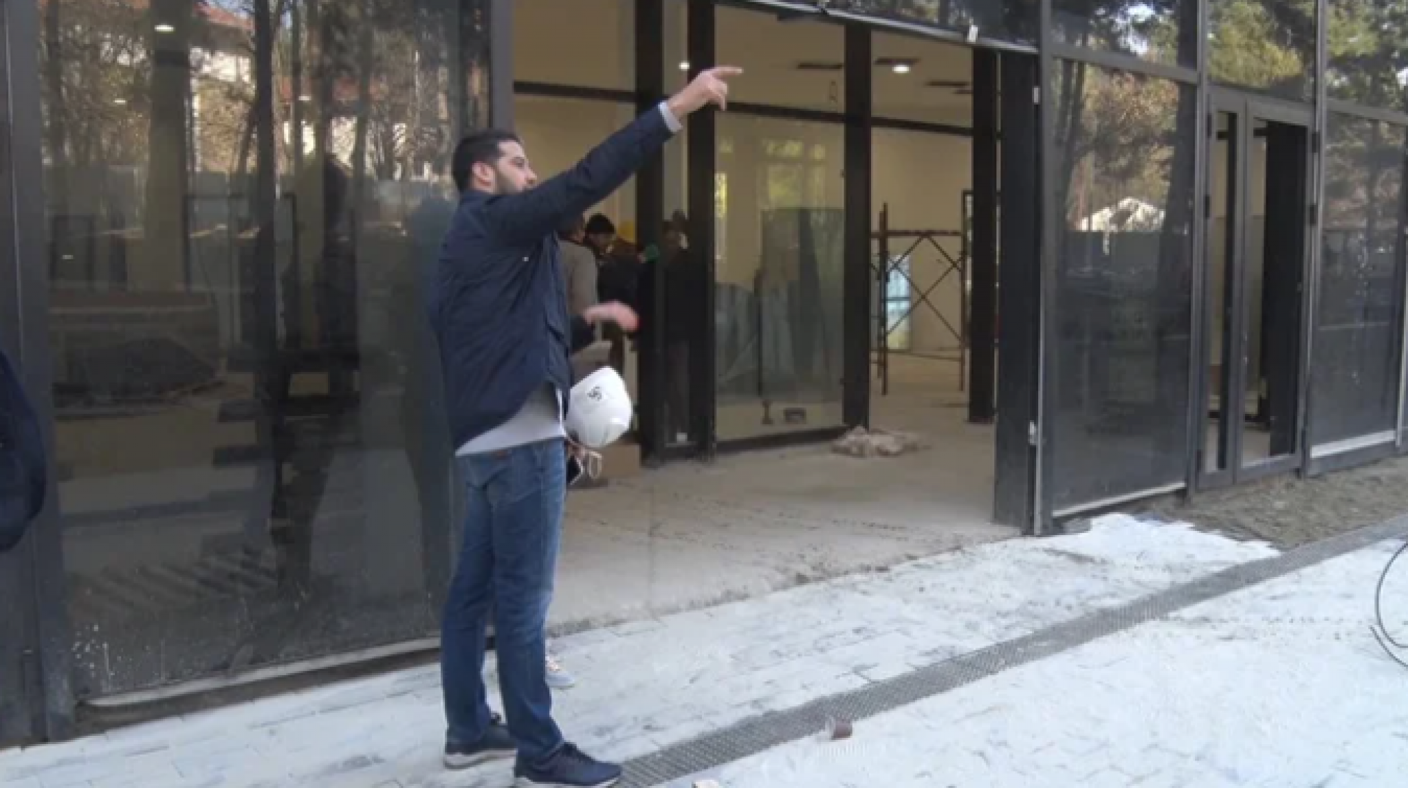 BRAVO! Srbija i Beograd uskoro dobijaju najmoderniju SPORTSKU DVORANU U REGIONU! Ministar Udovičić obišao radove i poručio: Rekordnim ulaganjima postavljamo nove standarde! (VIDEO)