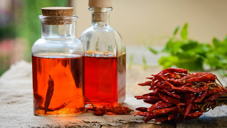 PROTIV REUME I BOLOVA U ZGLOBOVIMA: Ulje od ljutih papričica, terapija koja "ubija" bol, evo kako se sprema