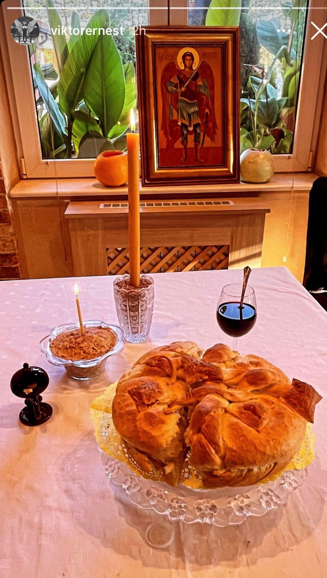 OVA ŽENA SVAKE GODINE SAVIJA SARME KOD BRENE Pevačici sin snimio kako se sprema slava kod Živojinovića, a uskoro stižu gosti! (VIDEO)