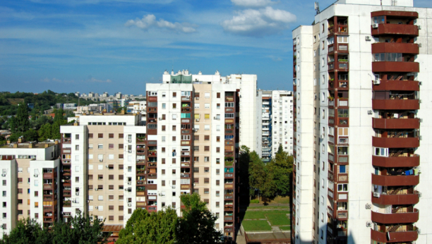 SVE ZA KEŠ Za meces dana u Srbiji  700 miliona evra uloženo u nekretnine