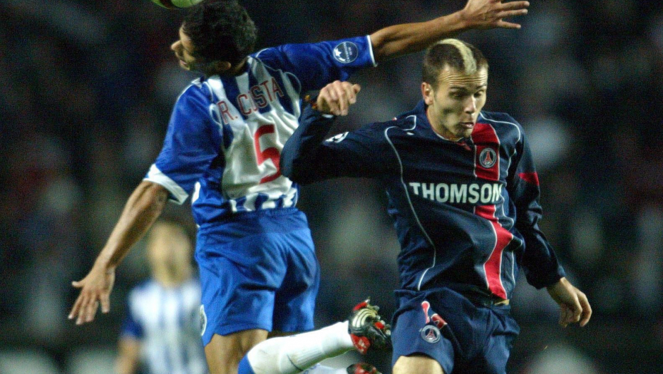 IGRAO U ZVEZDI, HTELA GA BARSELONA, BEŽAO OD RATA, PA POSTAO IKONA Bio je čuven po ludim frizurama, a sada je bodrio Đokovića i nikada ga ne biste prepoznali (FOTO)