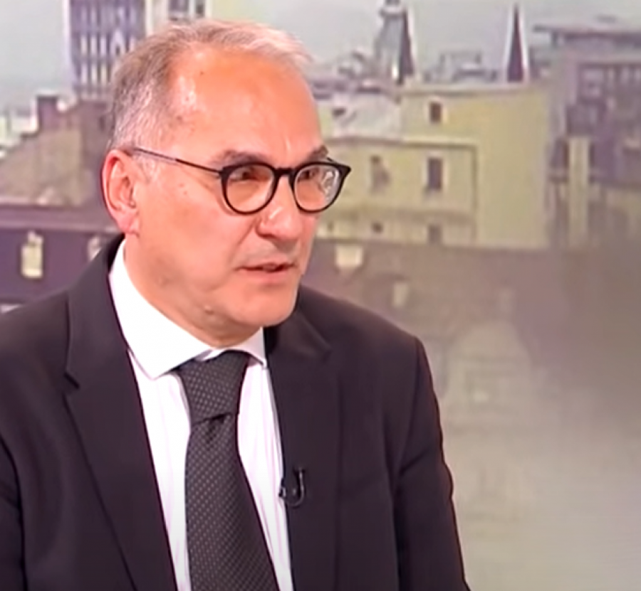 PORODIČNI ALBUM OSTAO JE PRAZAN Ovako izgleda sin pokojnog Bate Živojinovića, koji je 13 godina imao zabranu ulaska u Srbiju!