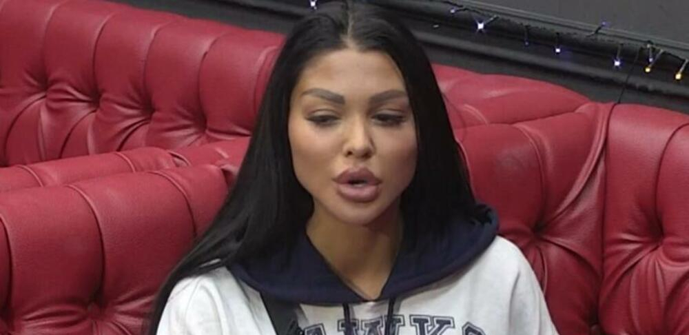 OVO JE MAJKA MAJE MARINKOVIĆ Maja je uradila razne estetske zahvate, a evo da li sada uopšte liči na svoju majku!