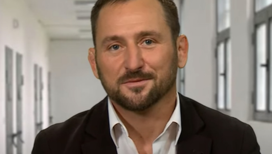 NAŠ POZNATI SPORTISTA BIO U VEZI SA PROSTITUTKOM! Svi ga znate, a sada je estradni makro obelodanio nove šokantne detalje: Upoznao je sa porodicom!