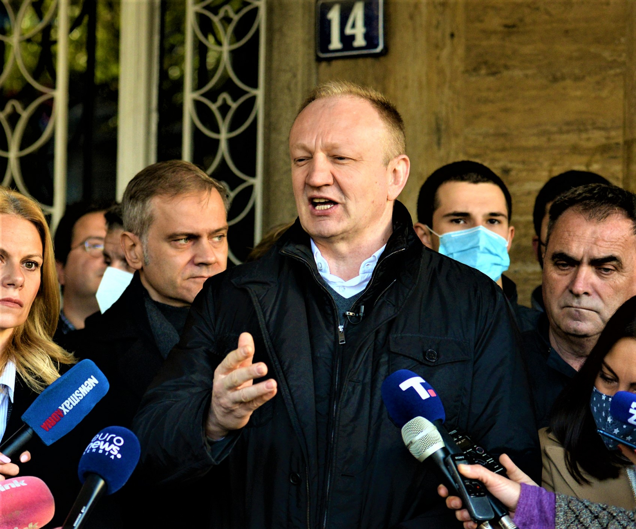 ĐILAS U DEPRESIJI, JER MU SAVO UZIMA GLASOVE! Nakon potpunog debakla subotnjih protesta, lider SSP u problemu