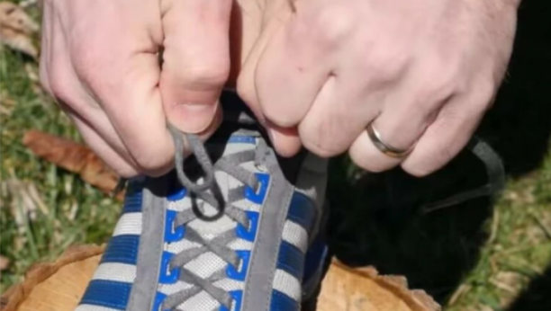 NIKADA NE BISTE POGODILI Evo čemu služi poslednja rupica na patikama! Svrha je genijalna