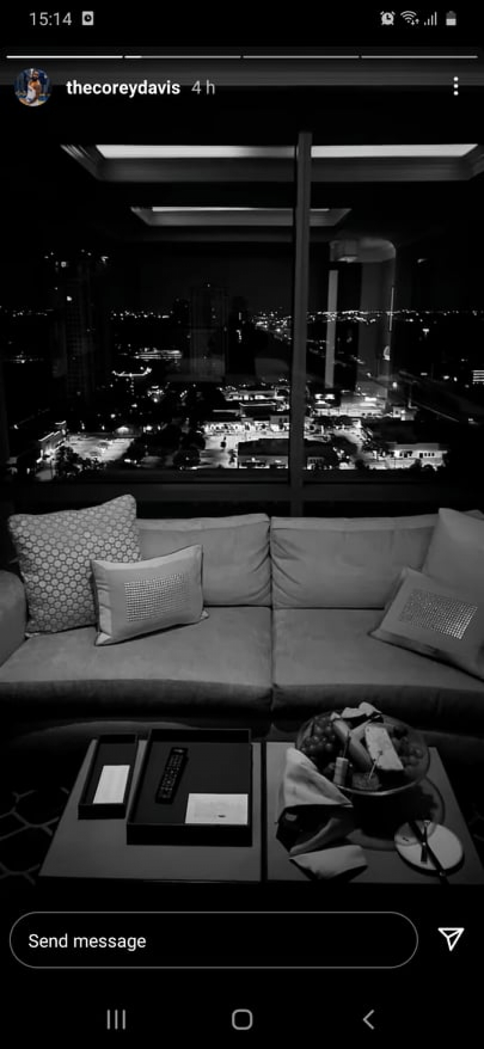 OGLASIO SE! Mornar danima traži svog nestalog igrača, a on se javio iz Hjustona  u bade mantilu! (FOTO)