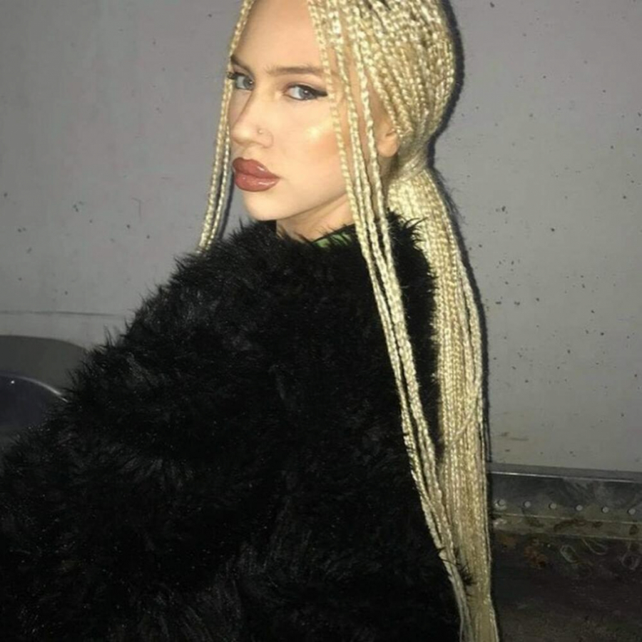 BRUTALNO IZGLEDA I FOTKA SE NA DEPONIJI Ovo je druga ćerka Nenada Kneževića Kneza, rođena sestra popularne Ksenije iz grupe 