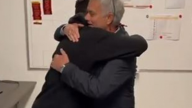 ISPUNIO OBEĆANJE! Murinjo obećao Rominom "čudu od deteta" patike, nije štedeo novac na poklon! (VIDEO)