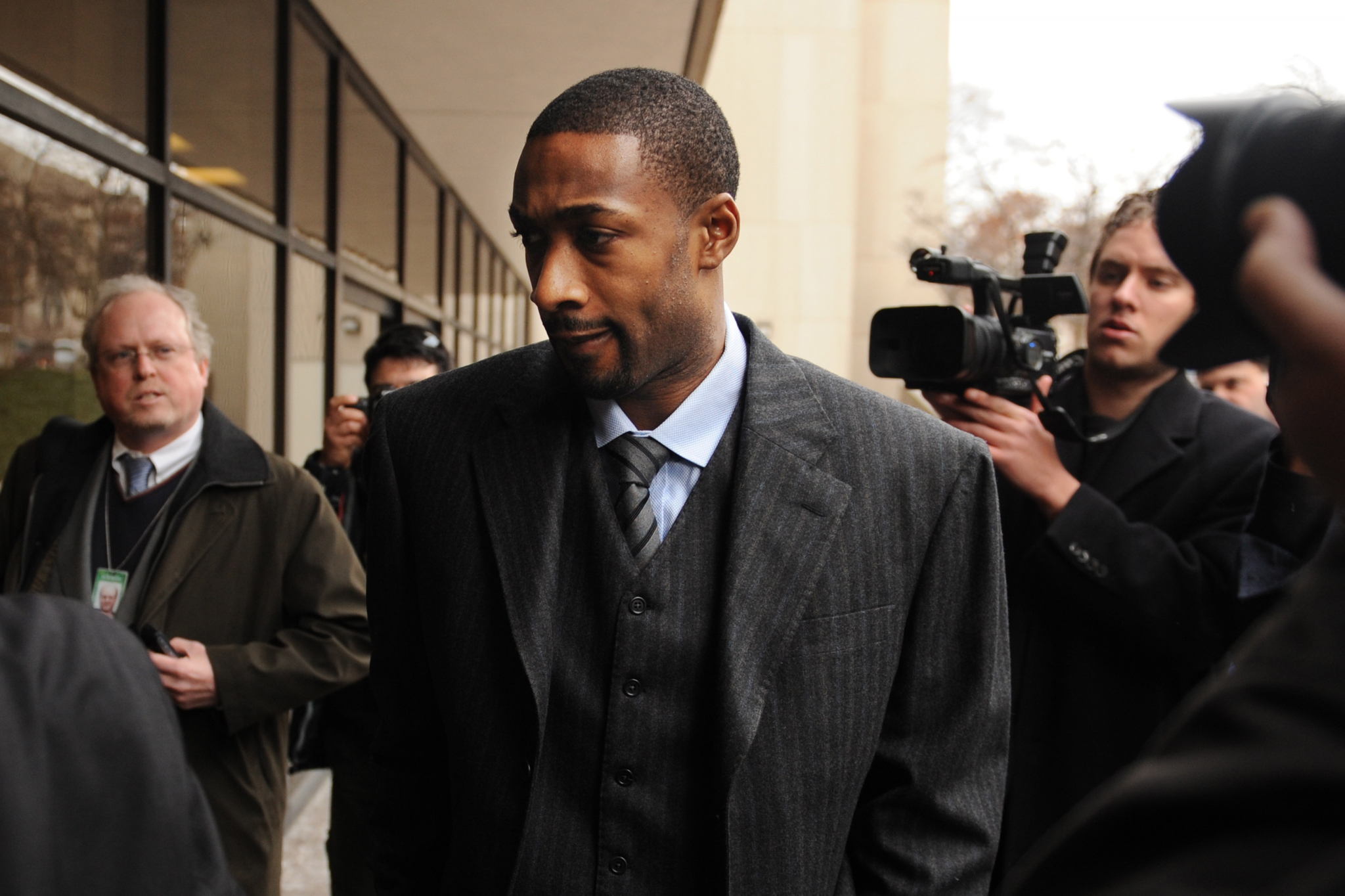 PAKUJ SVOJA S*ANJA, PUTUJEŠ U BUDIMPEŠTU! Oglasio se čuveni košarkaš nakon sukoba Džejmsa i  Stjuarta:  Bićeš testiran da budu sigurni da tvoje ponašanje nema veze sa drogom!