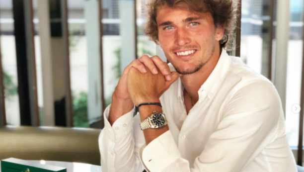 ZVEREV SMUVAO PRAVU BOMBU: Bivša devojka ga je optužila da je maltretirao, nova je osam godina staarija od njega, istetovirana, kontroverzna glumica