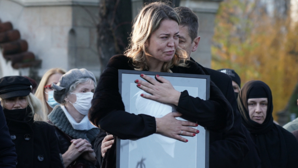 MISLILA SAM DA NEMAM VIŠE SUZA Ćerka Merime Njegomir progovorila o pokojnoj majci, spomenula i Anu Bekutu: Njeni prijatelji su i dalje u šoku